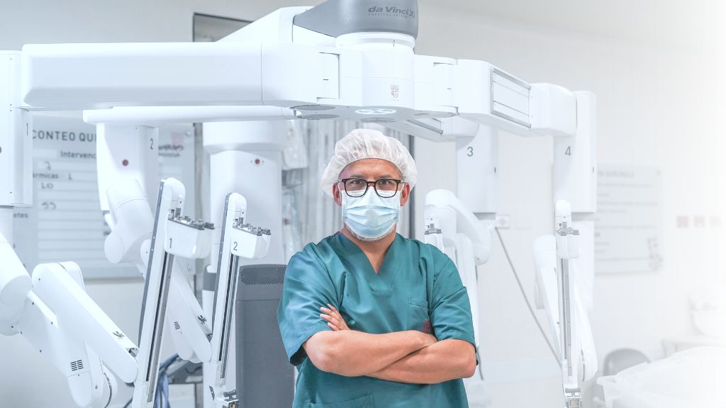 Cirugía Robótica con el Dr Rubén Luna