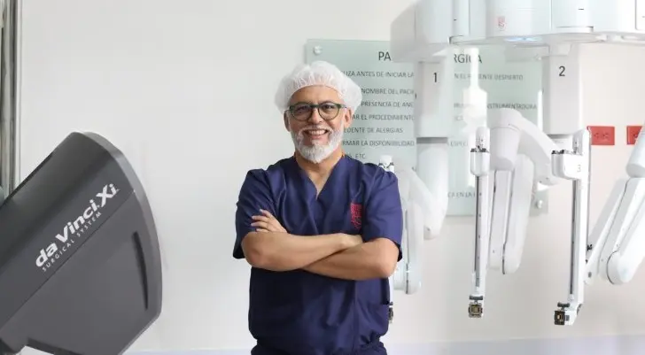 Da Vinci robot for surgery - Dr. Ruben Luna